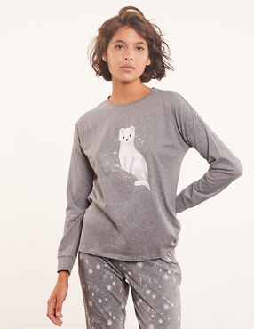 Conjunto pijama ETAM con diseño gráfico en Liverpool